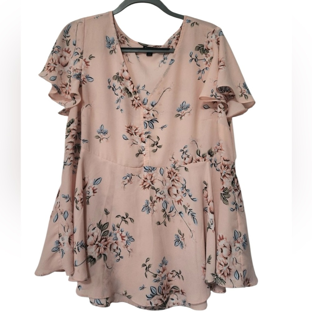 NWT Torrid Short Sleeve Pink Floral Print Top. Size 0/Large/12